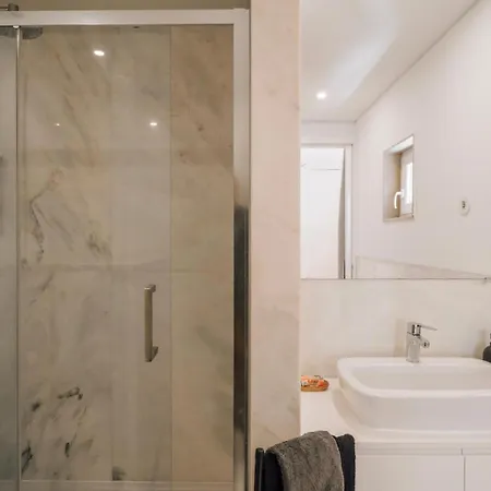 Appartamento Kerouac - 1 Bedroom In Principe Real Lisbona